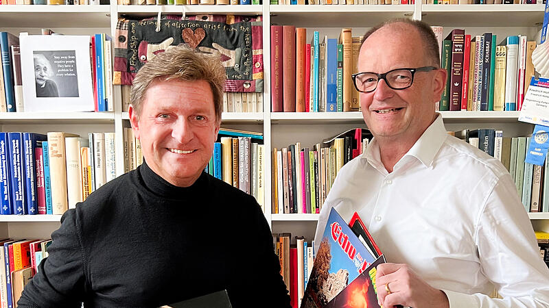 Rainer Ludwig und Dekan Friedrich Hohenberger freuen sich auf den Schlagergottesdienst zum Auftakt der Friedensdekade.