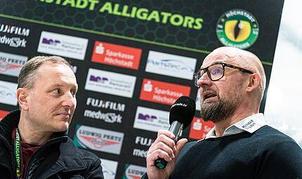 Seine zweite Saison beim H&ouml;chstadter EC endete im Play-off-Achtelfinale: Morgan Persson (rechts) blickt auf die Saison 2025/26 zur&uuml;ck.