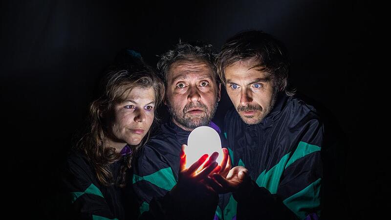 Julia (Kristina Greif), Winston Smith (Daniel Reichelt) und O&rsquo;Brien (Sebastian Stahl): Das Figurentrio aus der Neuinszenierung von George Orwells Roman &bdquo;1984&ldquo;