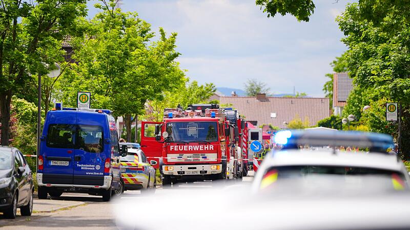 Absturz eines Kleinflugzeuges in ein Wohngebiet