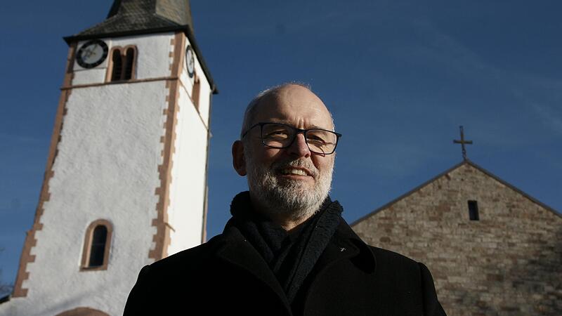 Schondras Pfarrer Armin Haas muss an der Basis die Kirchenkategorisierung erkl&auml;ren, ist aber selbst Betroffener.