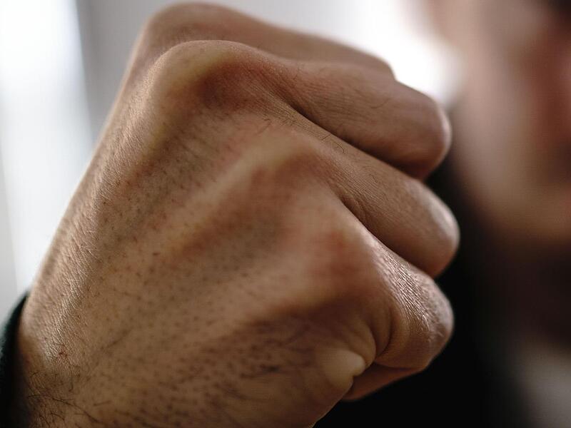 Zu einer Gewalteskalation kam es in einem Dorf im Landkreis Kronach - damit muss sich nun das Amtsgericht befassen.