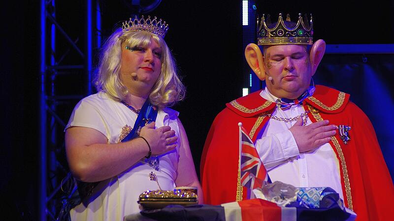 Moritz Kaiser und Steffen Suckfüll alias King Charles und Queen Camilla