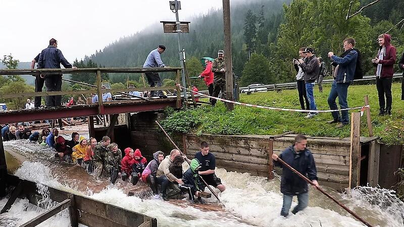 F&uuml;r den 21. Mai ist die erste Flo&szlig;fahrt mit G&auml;sten auf der Wilden Rodach geplant.