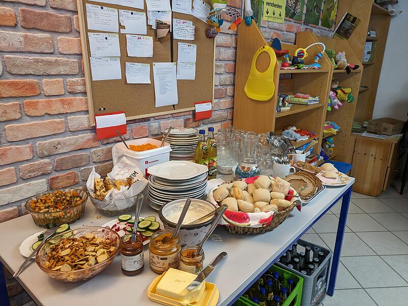 Das Zukunftshaus in der Sattlertorstraße feierte heute seinen ersten Geburtstag mit einem Buffet.Earth Day Forchheim Das Zukunftshaus in der Sattlertorstraße feierte heute seinen ersten Geburtstag mit einem Buffet.Earth Day Forchheim