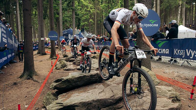 Der Kulmbacher Elias Hückmann fuhr beim Junioren-Weltcup in Nove Mesto in die Punkteränge.