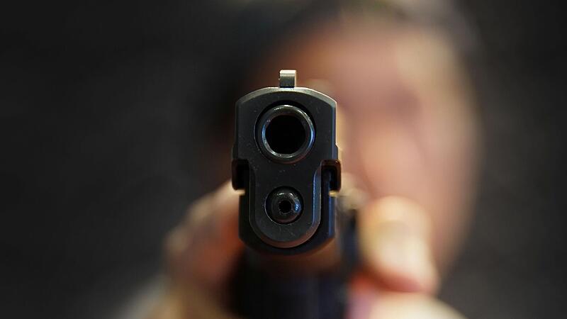 Der Angeklagte kam mit einer Bew&auml;hrungsstrafe davon, unter anderem hatte er illegal zwei halbautomatische Schusswaffen erworben.