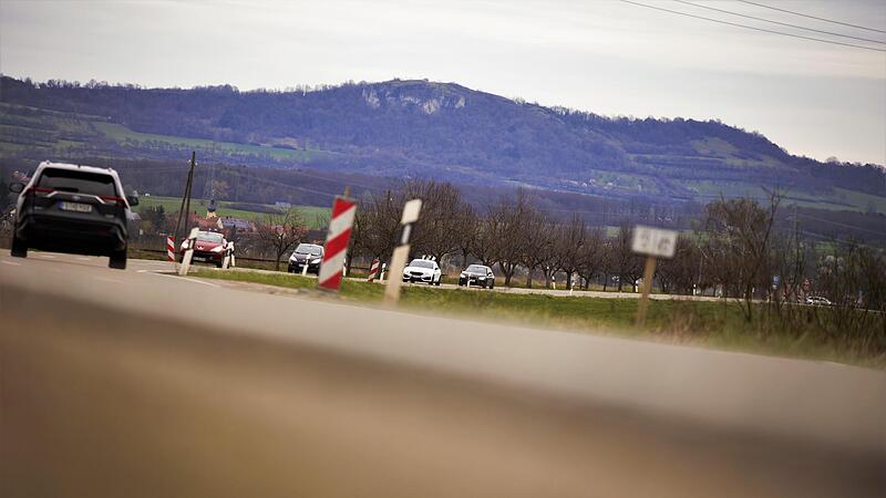 Seit 42 Jahren wird bereits über die Ostspange diskutiert. Genauso lange wollen Gegner sie verhindern und verkehrsgeplagte Anwohner endlich haben. Eine schnelle Lösung scheint weiter nicht in Sicht.Forchheim & Fränkische Schweiz Seit 42 Jahren wird bereits über die Ostspange diskutiert. Genauso lange wollen Gegner sie verhindern und verkehrsgeplagte Anwohner endlich haben. Eine schnelle Lösung scheint weiter nicht in Sicht.Forchheim & Fränkische Schweiz