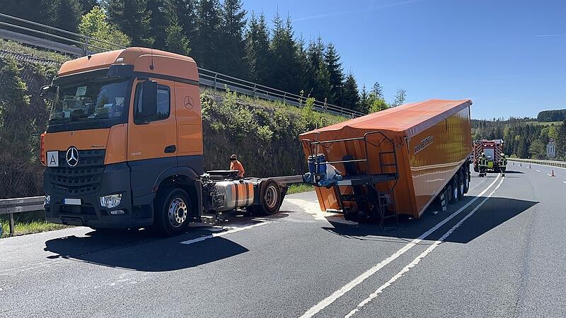 Steinbach am Wald: Verkehrsunfall auf der B 85