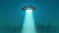 Unbekannte Flugobjekte stellen viele Menschen sich so vor – im Stil einer fliegenden Untertasse. Ob da etwas dran ist, wollen Wissenschaftler wie Prof. Dr. Hakan Kayal herausfinden.