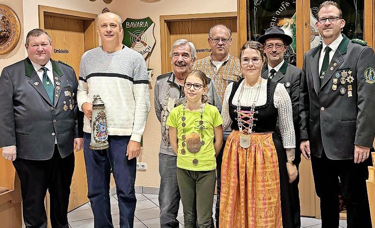 V. l.: 2. Vorstand Jürgen Alt, Thomas Nögel, Dieter Hack, Emma Gößwein, Jochen Meister, Corinna Seese, Martin Junge, 1. Vorstand Christian Seese. Es fehlt krankheitsbedingt: Heike Gößwein. V. l.: 2. Vorstand Jürgen Alt, Thomas Nögel, Dieter Hack, Emma Gößwein, Jochen Meister, Corinna Seese, Martin Junge, 1. Vorstand Christian Seese. Es fehlt krankheitsbedingt: Heike Gößwein.