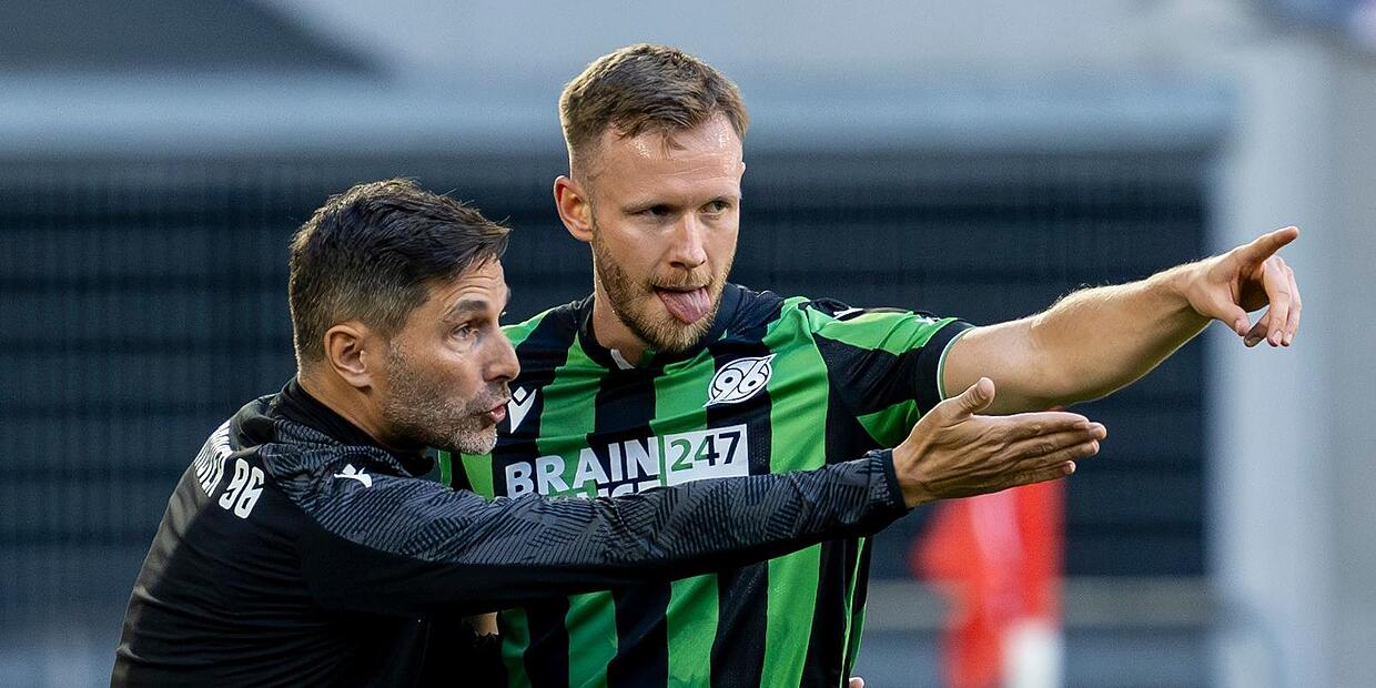 ProfiFußball Coburger Cedric Teuchert verlässt Hannover 96 und geht