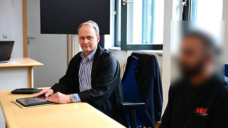 Amtsgericht Bamberg Gefälschte Sprachzertifikate Afghanen Rechtsanwalt Jochen Kaller aus Bamberg und sein Mandant kurz vor Prozessbeginn