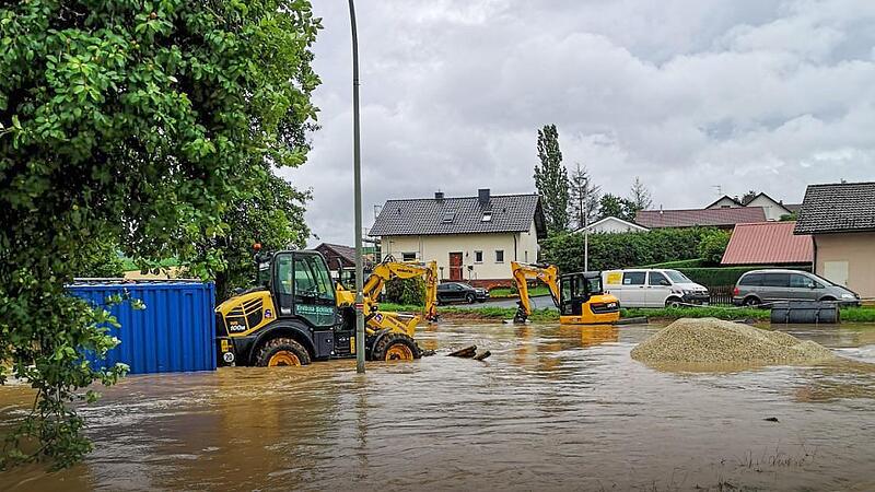 Der gef&auml;hrliche Eggenbach: Vor fast genau einem Jahr riss der Bach sogar schwere Baucontainer  am Wasserspielplatz mit.