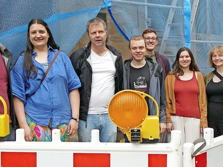 Ortstermin auf der Baustelle am Markusplatz mit den Hochschulseelsorgern und Studierenden. Die Vorfreude auf das sanierte Domizil für die ÖHG ist groß.