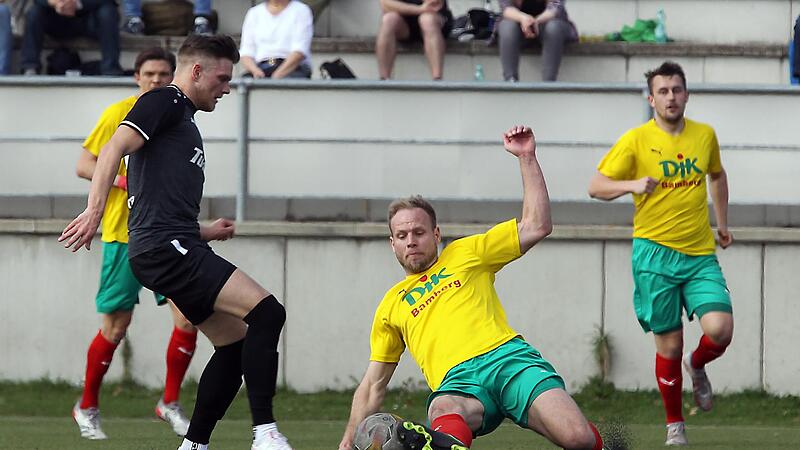 Im Bayernliga-Heimspiel gegen den ATSV Erlangen am Sonntag um 15 Uhr hofft die DJK Don Bosco Bamberg (in Gelb) wieder auf die R&uuml;ckkehr einiger zuletzt fehlender Spieler.