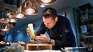 Sternekoch Simon Schlachter trägt für sein Restaurant Pavo im Allgäu einen Michelin-Stern. Nun kommt er nach Bamberg.