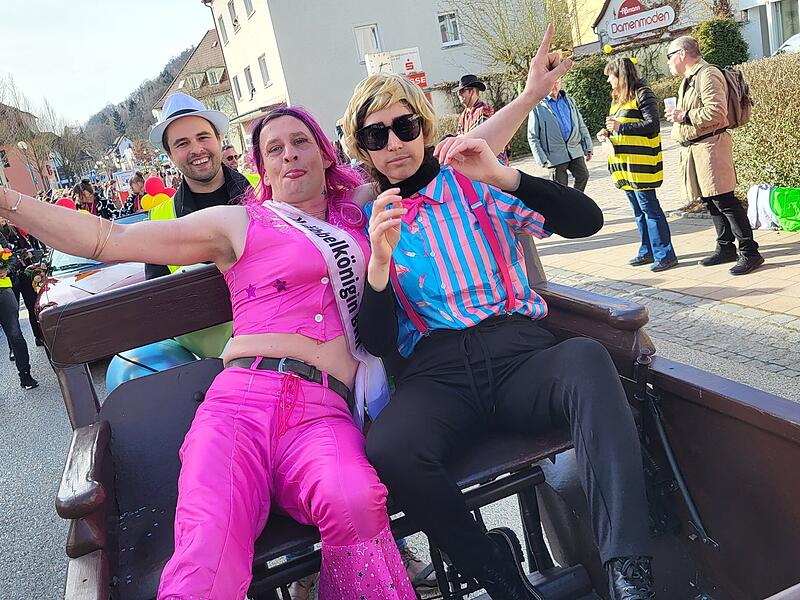 Viel los war am Faschingsdienstag, 4. März 2025, beim Faschingszug in Bad Brückenau.