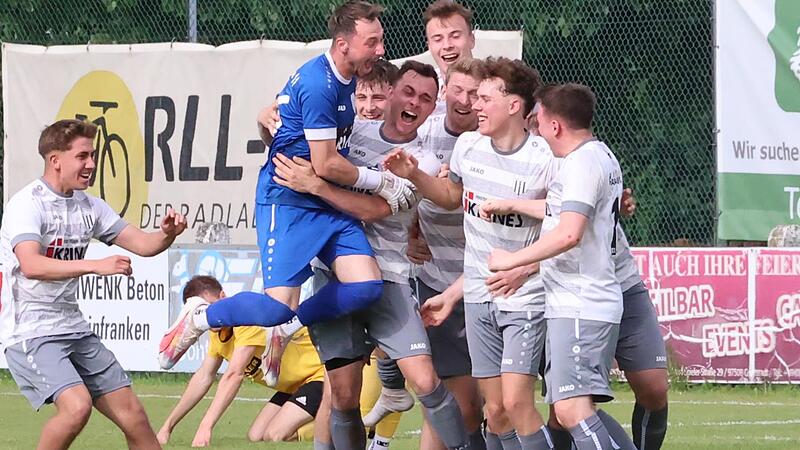 Unglaublich, aber wahr: In der f&uuml;nften Minute der Nachspielzeit erzielt Noah Nestmann den Siegtreffer f&uuml;r den FC Sand, der frenetisch gefeiert wird. Dabei lagen die Ettlebener nach der regul&auml;ren Spielzeit noch mit 2:1 in F&uuml;hrung.