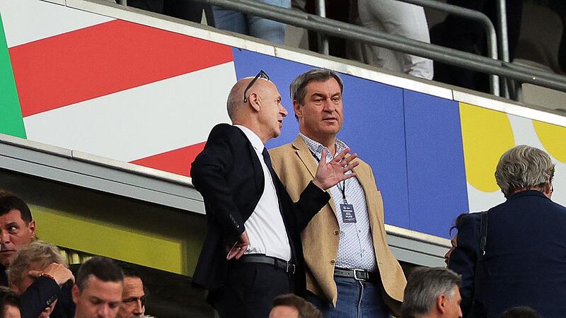 Markus S&ouml;der (r.)