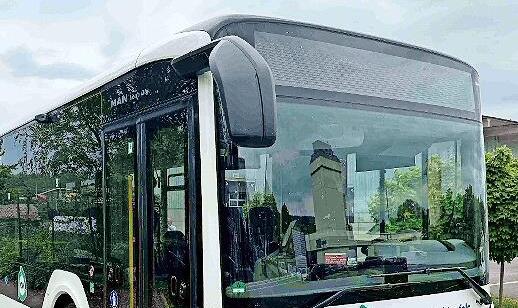 Gut erkennbar sind die Stadtbusse am neuen Design. Gut erkennbar sind die Stadtbusse am neuen Design.