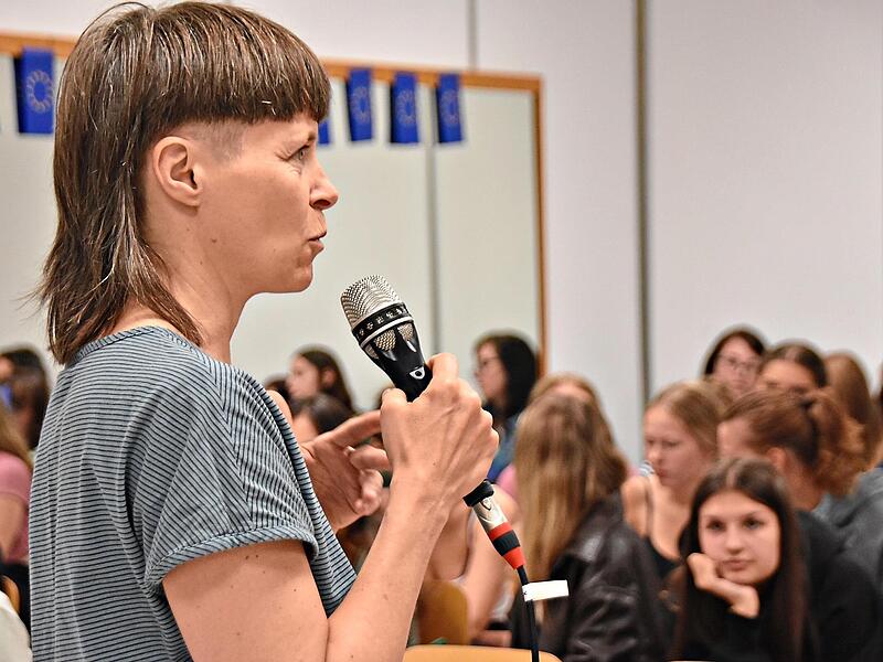 Uta Quietzsch diskutierte mit den Sch&uuml;lern.