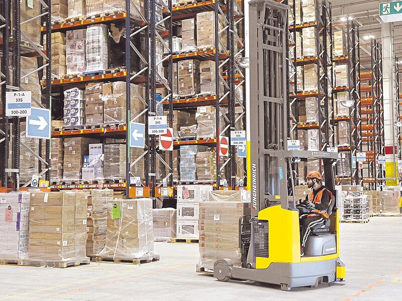 Die Debatte um das Thema Arbeitszeit rei&szlig;t nicht ab. Vor allem aus der Union kommen Forderungen, die Deutschen sollten l&auml;nger arbeiten.