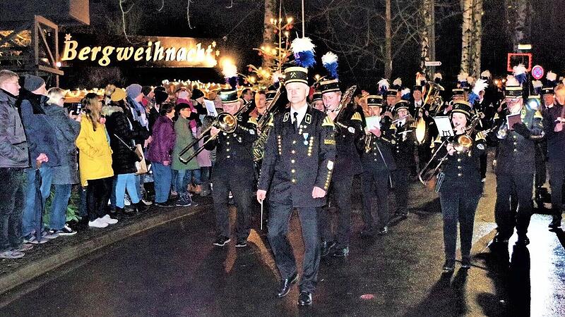 Eine Attraktion zu abendlicher Stunde anlässlich der Barbarafeier war stets die Bergparade. Doch aktuell kann man nur noch davon träumen. Die Aufnahme entstand 2019.