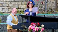 Konzentrierte Proben: Die Diva (Anne Rauschmann) neben dem Komponisten (Markus Arneth) am Klavier.