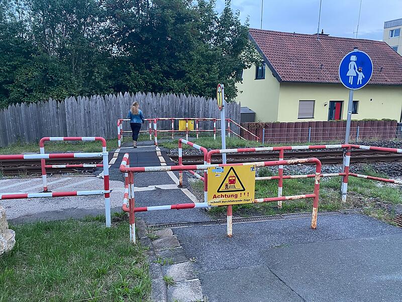 D&ouml;rfles-Esbach: Darum wird dieser Bahn&uuml;bergang geschlossen