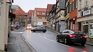 Blick von der Bamberger in die Lichtenfelser Straße: Maßnahmen zur Verkehrsberuhigung auf innerstädtischen Staatstraßen brauchen wichtige Gründe.