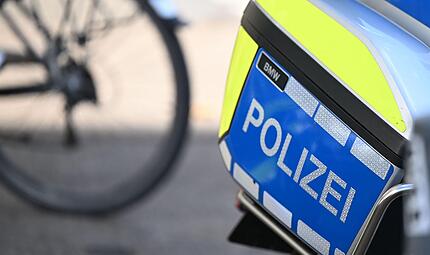 Unfall in Poxdorf: Junge auf Fahrrad leicht verletzt