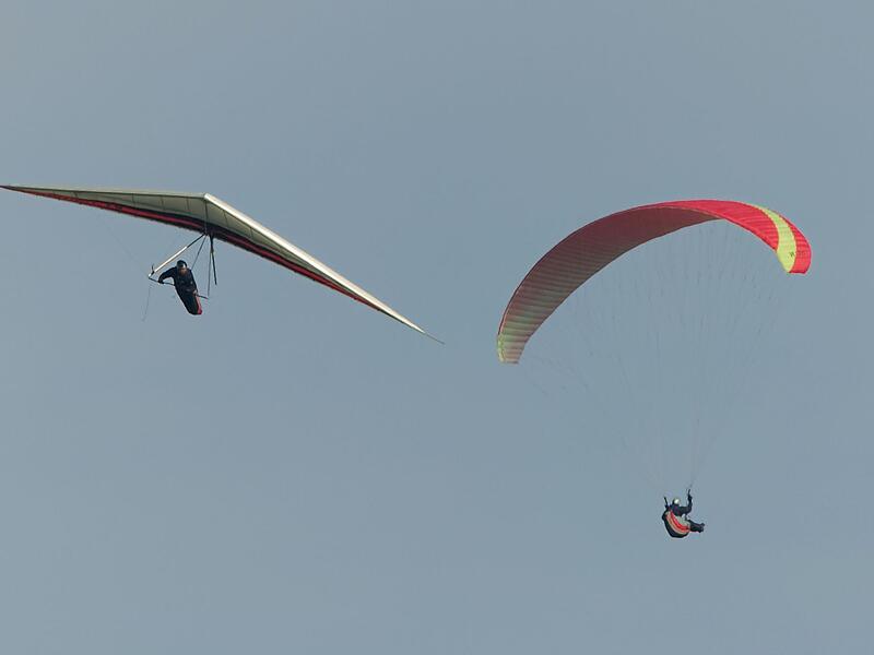 Gleitschirm- und Drachenflieger (Symbolbild) Gleitschirm- und Drachenflieger (Symbolbild)