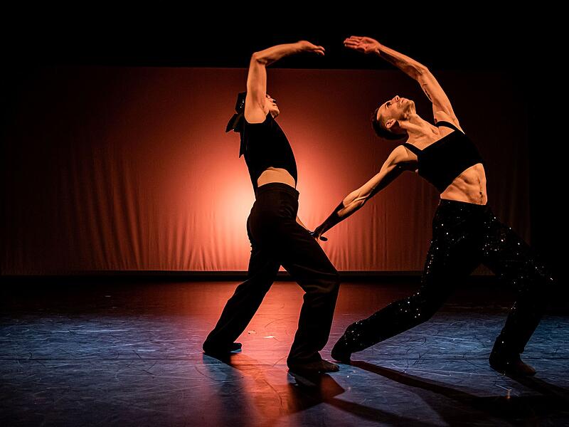 Das Kammerballett "First Steps" feierte erfolgreiche Premiere im Theater in der Reithalle in Coburg.Kammerballett "First Steps" in Coburg Das Kammerballett "First Steps" feierte erfolgreiche Premiere im Theater in der Reithalle in Coburg.