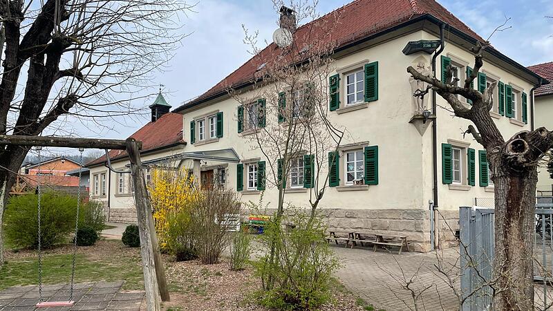 Blick auf den Kindergarten von Stettfeld, bei dem die Umbauma&szlig;nahme noch in diesem Jahr erfolgen soll. Der Gemeinderat einigte sich jetzt bei der Frage nach der Art der L&uuml;ftungsanlage.