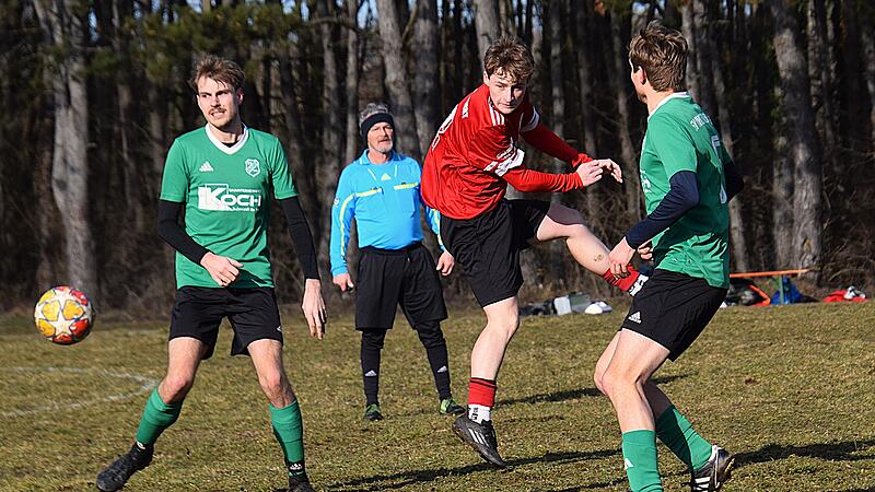 Testspiele im Fu&szlig;ballkreis Rh&ouml;n
