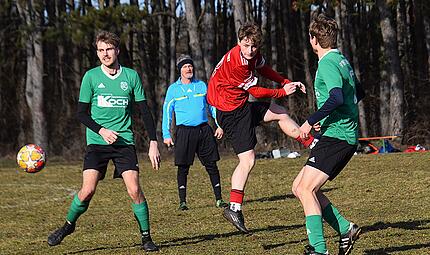 Testspiele im Fu&szlig;ballkreis Rh&ouml;n