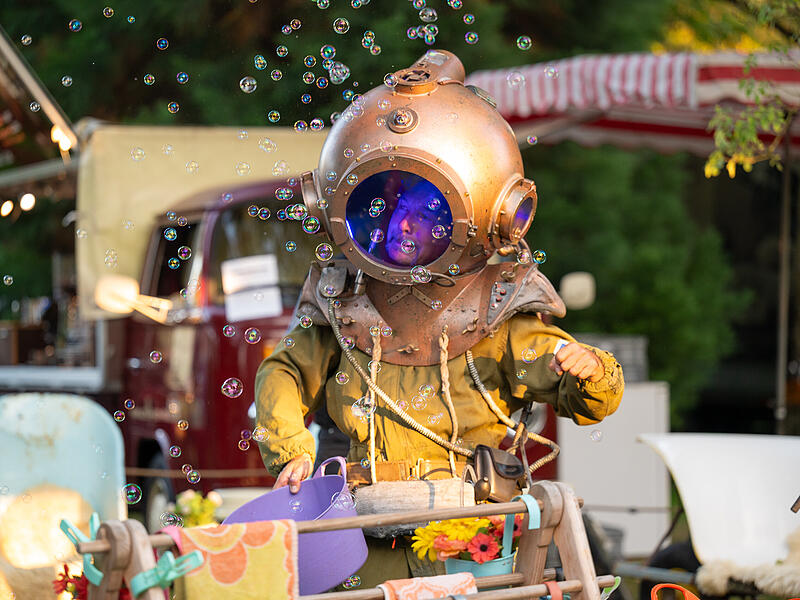 ZirkArt Festival Forchheim / Eröffnungsgala 8.9.2023 / Alessandro Vallin (IT) - Il PalombaroZirkArt-Festival Forchheim 2023 ZirkArt Festival Forchheim / Eröffnungsgala 8.9.2023 / Alessandro Vallin (IT) - Il PalombaroZirkArt-Festival Forchheim 2023