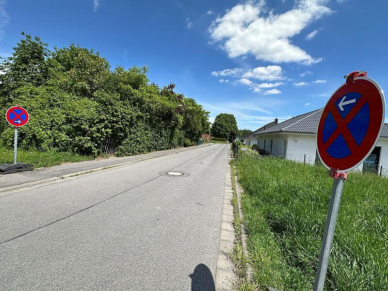 Pl&ouml;tzlich gilt entlang der Neuseser Stra&szlig;e in Weidach ein beidseitiges &nbsp;Halteverbot.