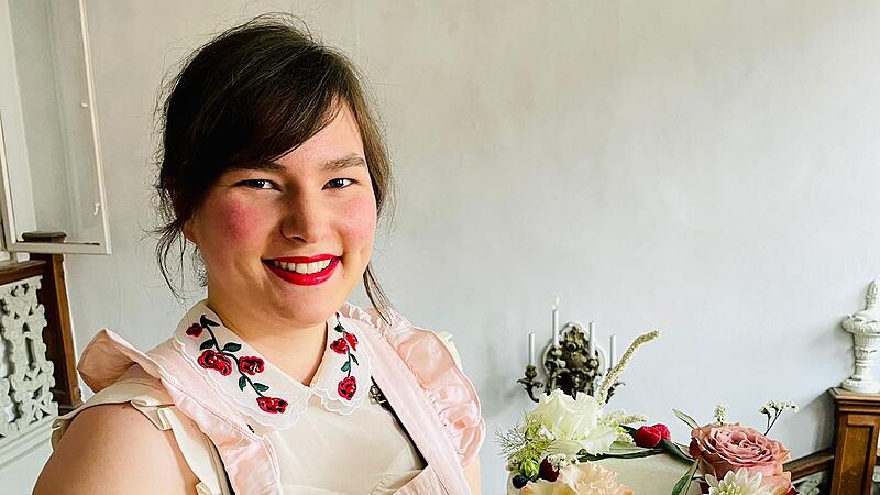 Die neue P&auml;chterin Stefanie Maurer ist gelernte Konditorin. Mit ihrem Caf&eacute; &bdquo;Zeiten und Wunder&ldquo; m&ouml;chte sie ihren Kunden die vegane Ern&auml;hrung n&auml;herbringen.