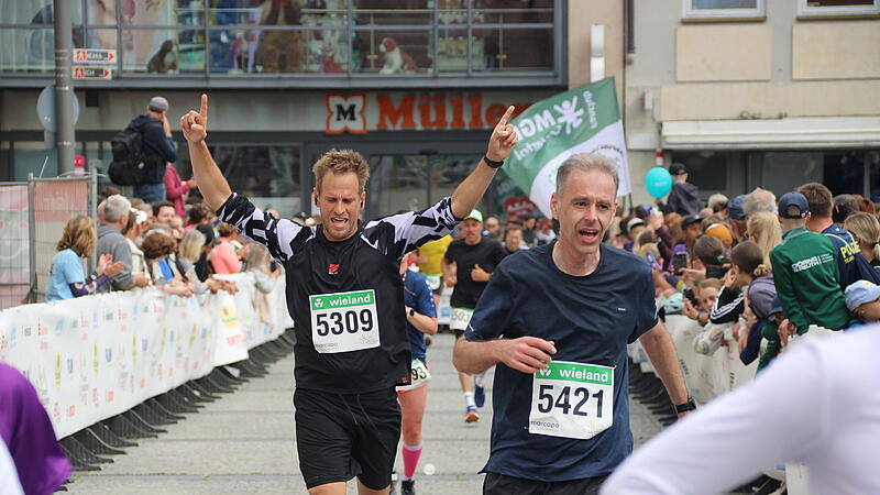 Weltkulturerbelauf Bamberg 2025: Der Zieleinlauf beim Wieland-Lauf über 10,7 Kilometer.