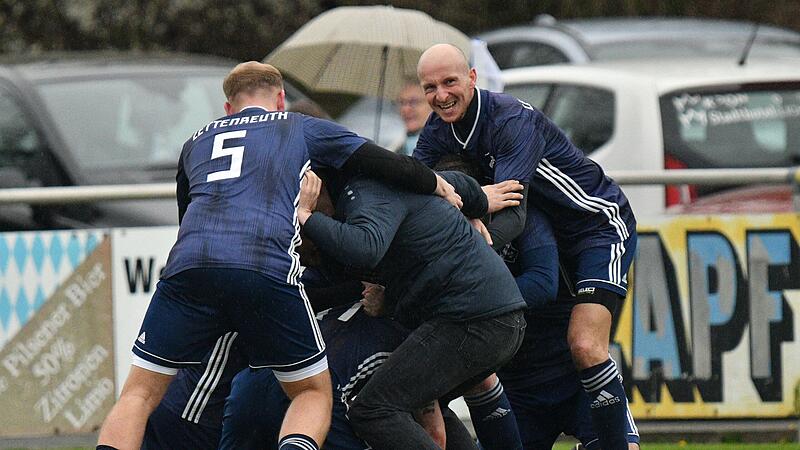 In den vergangenen Wochen hatten die Spieler des SV Lettenreuth in der Kreisliga Kronach/Lichtenfels einige Male Grund zum Feiern.