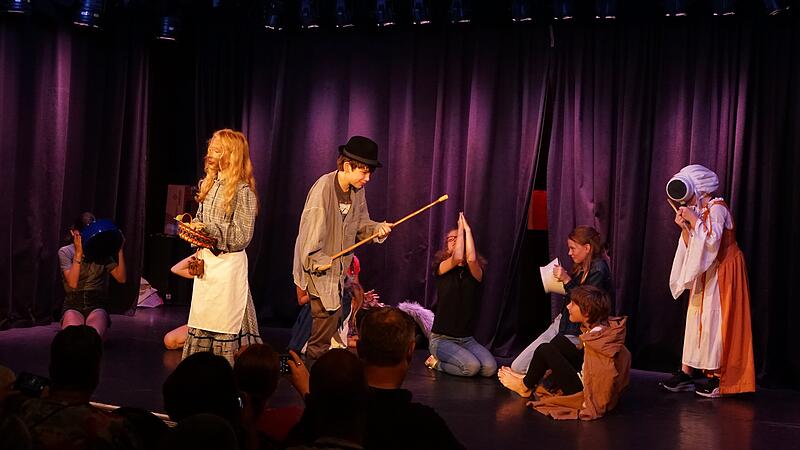 Die Kindertheatergruppe freut sich auf ihre beiden Auftritte bei der FT-Himmelswerkstatt.Strahlende Kinderaugen: Die Himmelswerkstatt des Fränkischen Tags in Forchheim lockte viele Familien und Kinder. Die Kindertheatergruppe freut sich auf ihre beiden Auftritte bei der FT-Himmelswerkstatt.Strahlende Kinderaugen: Die Himmelswerkstatt des Fränkischen Tags in Forchheim lockte viele Familien und Kinder.