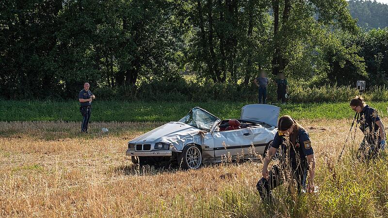 Kasendorf: Cabriofahrer stirbt bei Unfall Kasendorf: Cabriofahrer stirbt bei Unfall