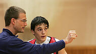 NBBL-Zeiten: Karsten Tadda im Austausch mit Trainer Christian Bischoff.