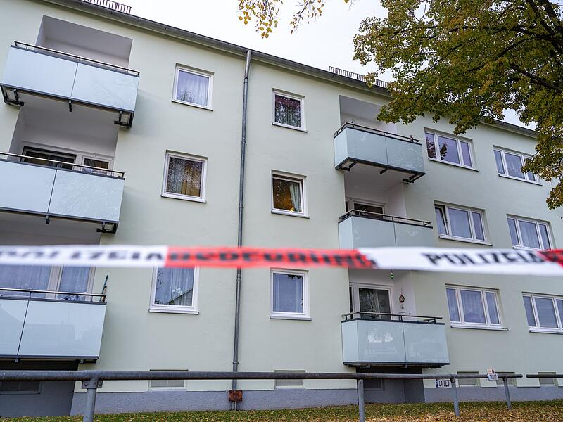 Polizei schießt nach Angriff von mit Messer bewaffnetem Mann