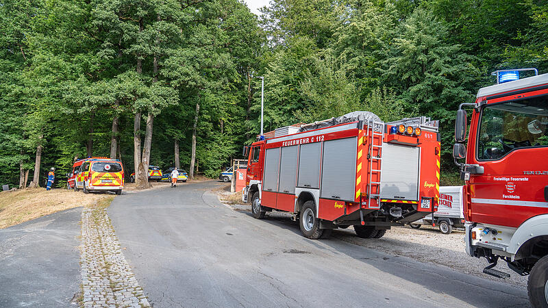 Tragischer Zwischenfall bei Annafest Aufbau - Verkaufsanhänger überrollt Ehepaar.