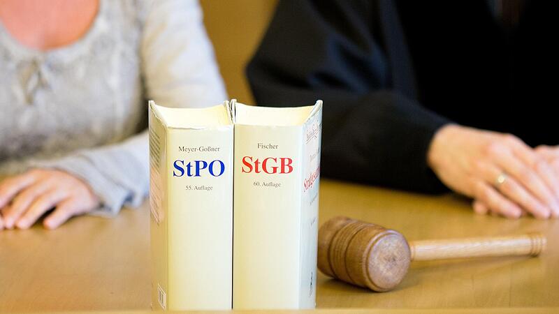 Eine vermeintliche Drohung mit einem Messer in einem Kitzinger Mehrfamilienhaus beschäftigte die Strafrichterin am Amtsgericht. Eine vermeintliche Drohung mit einem Messer in einem Kitzinger Mehrfamilienhaus beschäftigte die Strafrichterin am Amtsgericht.