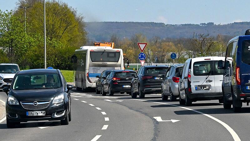 Es ist immer was los auf Forchheims Landkreisstra&szlig;en: Zehntausende Menschen pendeln t&auml;glich von oder zu ihrer Arbeitsst&auml;tte durch die 29 Landkreisgemeinden. Nun gibt es neue Zahlen.