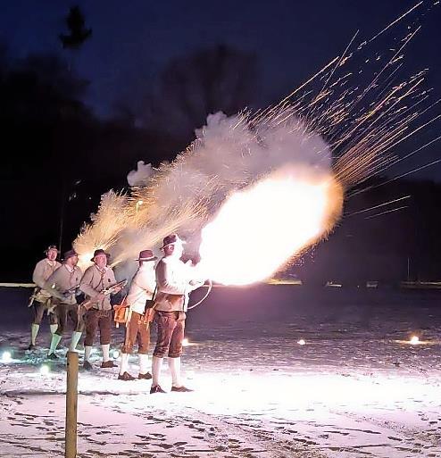 Die Böllerguppe des Schützenvereins Buckenhofen beim Salutschuss. Die Böllerguppe des Schützenvereins Buckenhofen beim Salutschuss.
